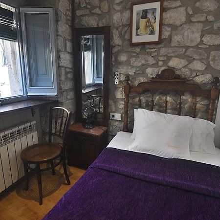 Pensio Bellmirall Girona Exterior foto