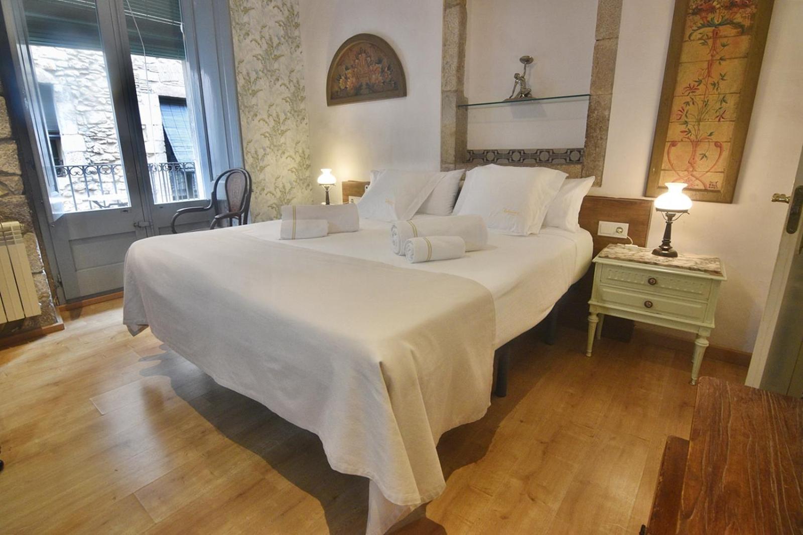 Pensio Bellmirall Girona Exterior foto
