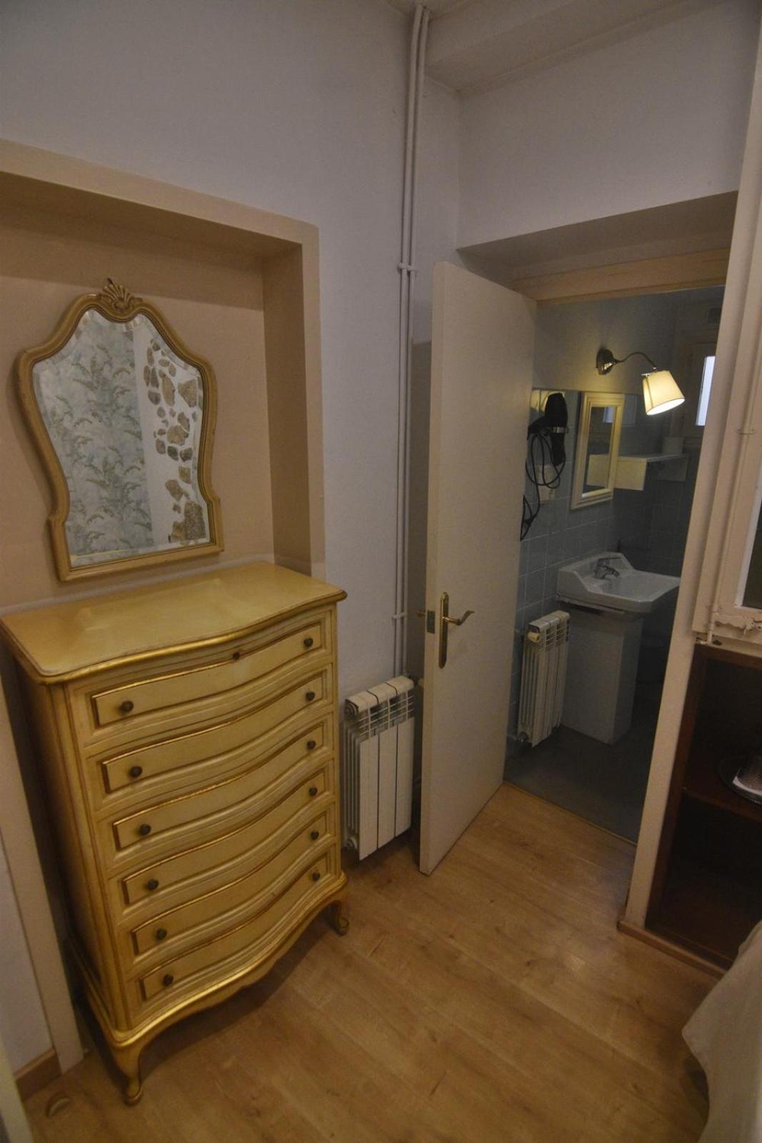 Pensio Bellmirall Girona Exterior foto